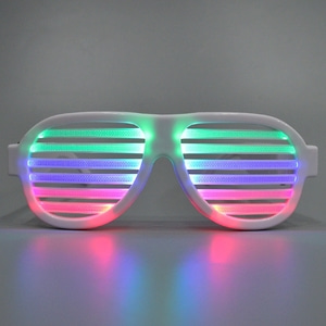 소리에 점등하는 LED 이퀄라이저 안경